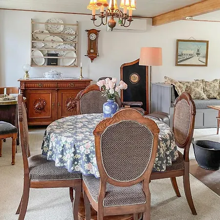 בית נופש 2 Bedroom Gorgeous In