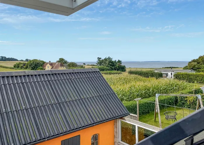 2 Bedroom Gorgeous In Holiday home