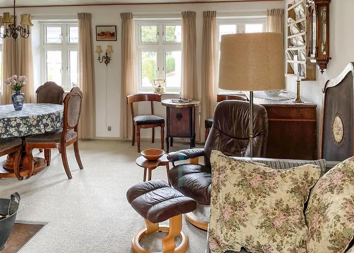 2 Bedroom Gorgeous In Holiday home