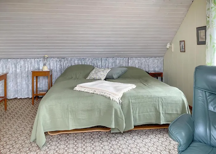 2 Bedroom Gorgeous In Holiday home