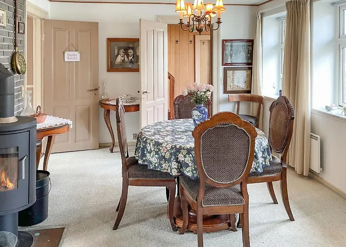 2 Bedroom Gorgeous In *